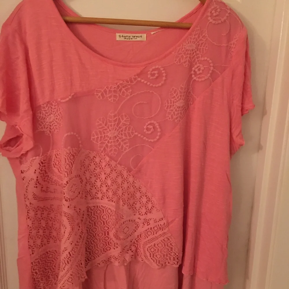 Peach top. Short sleeves. Layered look. - Picture 1 of 5